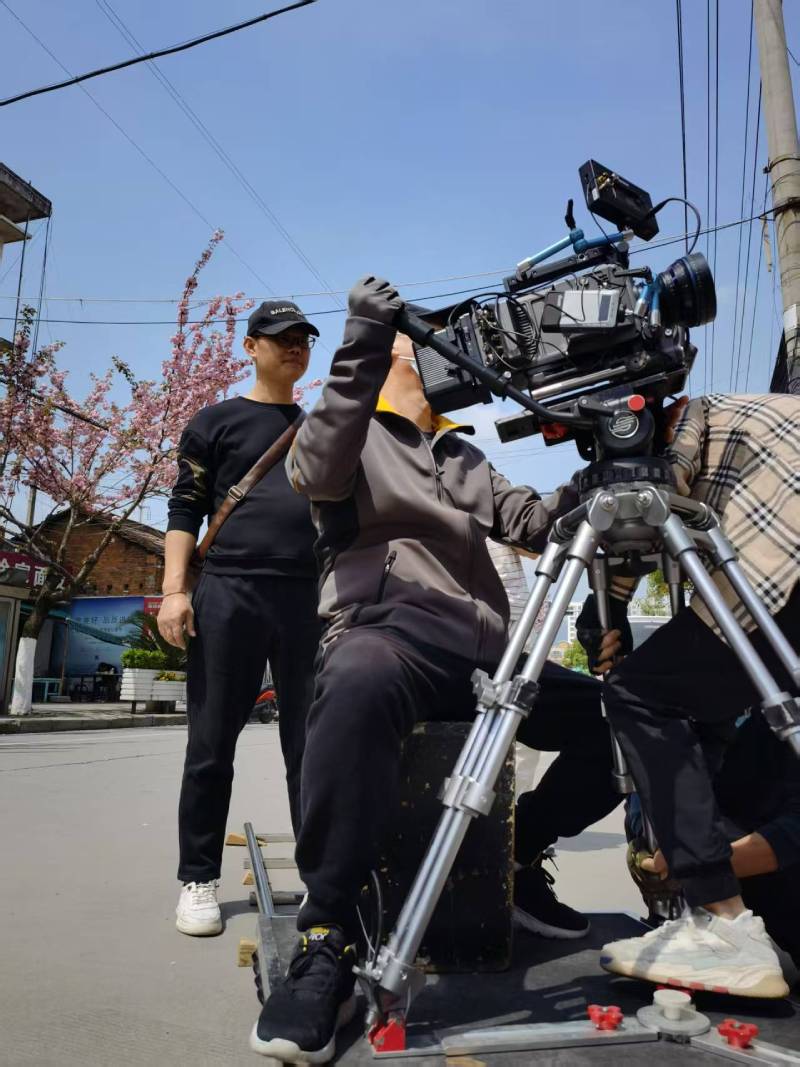 温宿县广告片拍摄：快消品牌爆款之选，网感内容适配社媒传播！