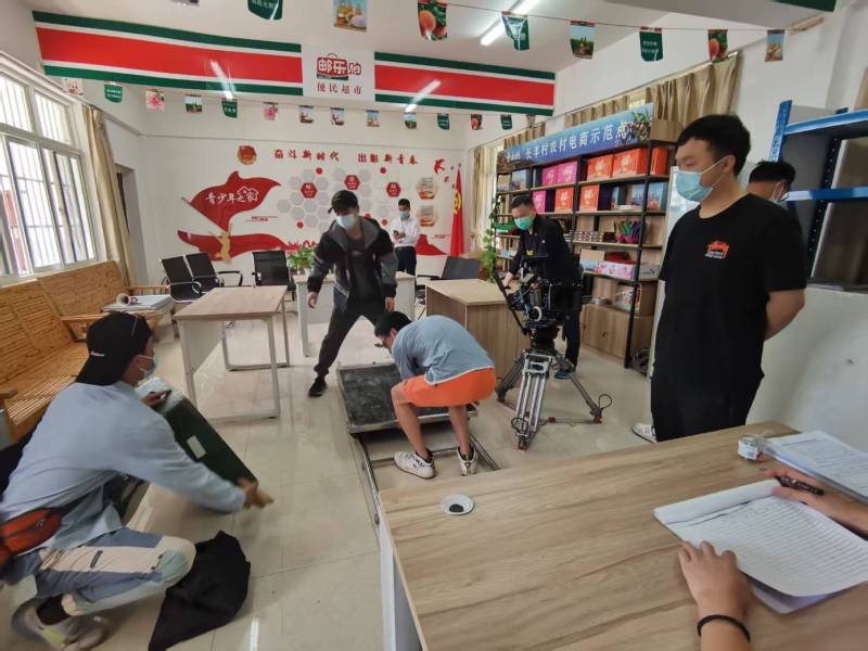 追星女孩心理学分析报告：温宿县广告片拍摄公司揭秘饭圈应援式传播逻辑